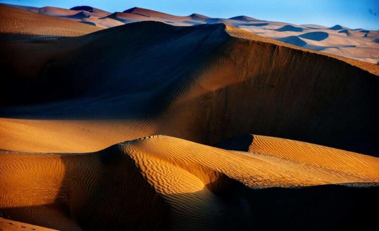 中國最大的沙漠是什么，中國最大的沙漠是什么名字