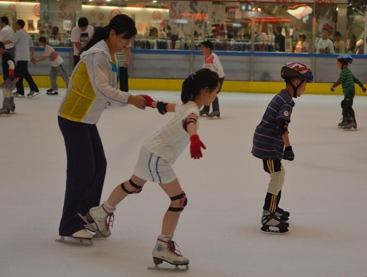 溜冰技巧有哪些，儿童溜冰初学技巧