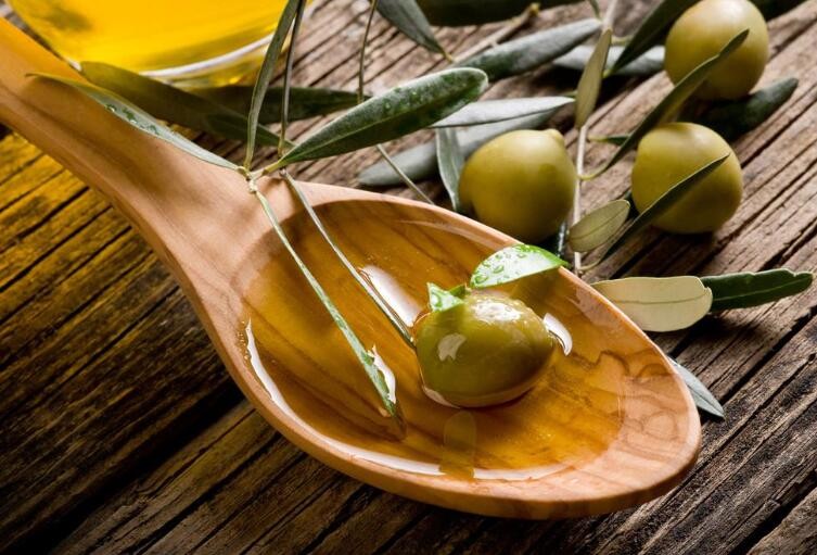 橄榄油可以吃吗，橄榄油可以吃吗有什么功效