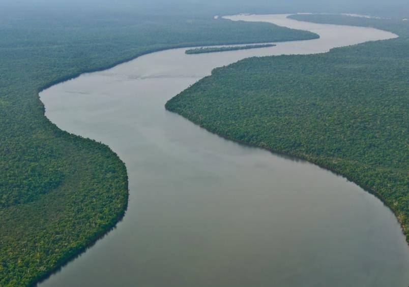 亚马逊河流向哪个方向，亚马逊河流经几个国家