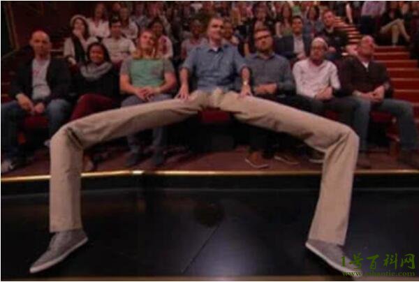 世界上腿最长的人:英国丹尼尔腿长2米(真实性有待考证)