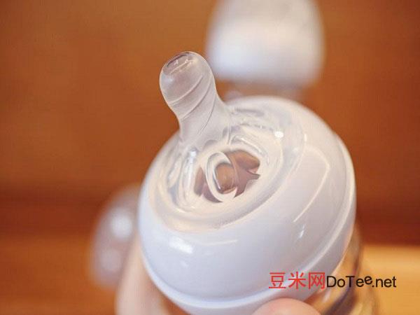 防胀气奶瓶的正确使用方法