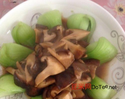 清淡家常菜香菇炒油菜做法，家常菜香菇炒油菜的做法