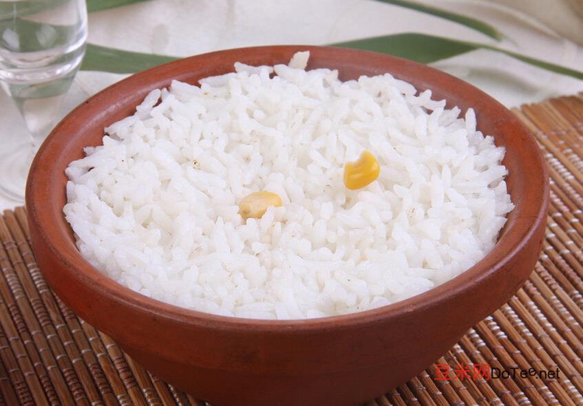怎么蒸米饭好吃步骤，蒸米饭水和米的比例是多少