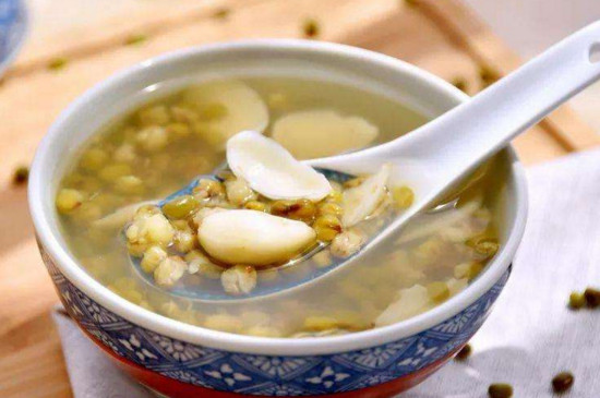 【绿豆汤热量高吗】喝绿豆汤能减肥？绿豆汤热量高吗减肥可以吃吗