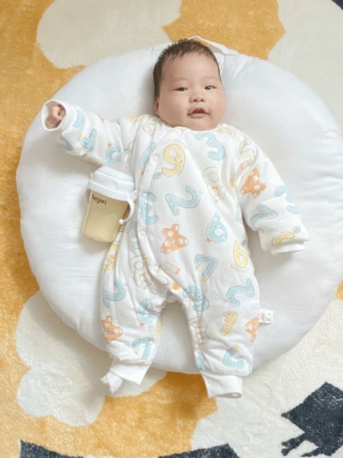 初生婴儿喝什么牌子的奶粉比较好？刚出生的婴儿喝多少毫升奶粉