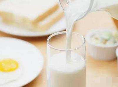 牛奶什么时间喝最好最有营养呢？牛奶什么时候喝最好?