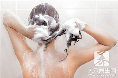 长期不用洗发水洗头发